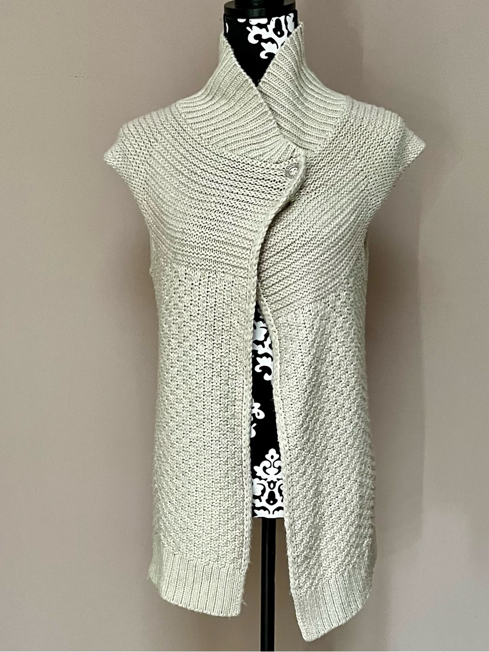 ARMANI EXCHANGE A|X Cream Chunky Knit Sweater Vest